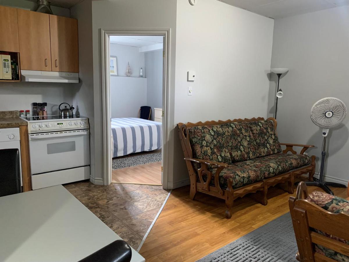 Logement 3 ,5 Entierement Prive Lac-Mégantic エクステリア 写真